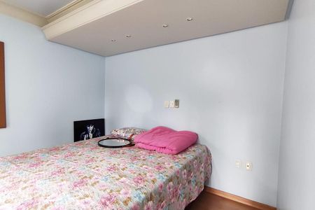 Casa à venda com 257m², 4 quartos e 4 vagas Casa à venda com 257m², 4 quartos e 4 vagasQuarto 2