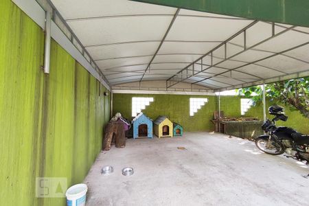 Casa à venda com 257m², 4 quartos e 4 vagas Casa à venda com 257m², 4 quartos e 4 vagasCanil