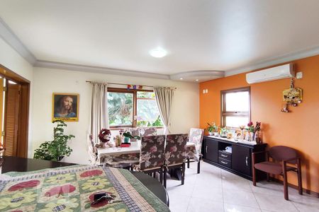 Casa à venda com 257m², 4 quartos e 4 vagas Casa à venda com 257m², 4 quartos e 4 vagasSala de Jantar e Cozinha