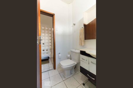 Casa à venda com 270m², 2 quartos e 1 vagaBanheiro