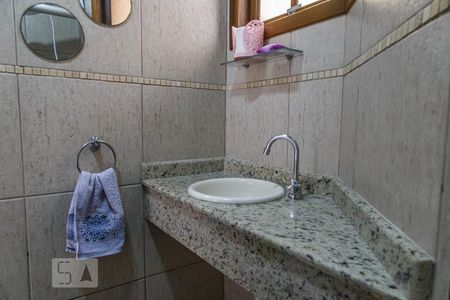 Casa à venda com 170m², 3 quartos e sem vaga Casa à venda com 170m², 3 quartos e sem vagaBanheiro 2