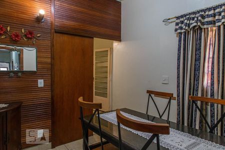 Casa à venda com 170m², 3 quartos e sem vaga Casa à venda com 170m², 3 quartos e sem vagaSala de Jantar