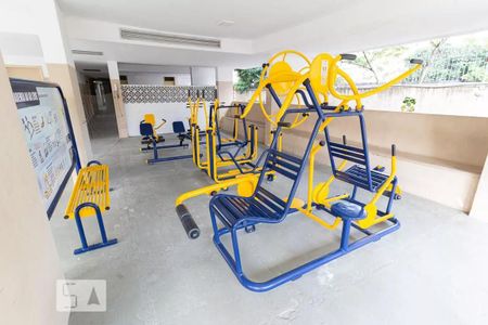 Apartamento à venda com 70m², 1 quarto e 1 vagaPlay