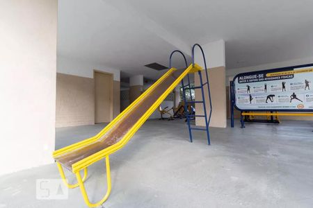 Apartamento à venda com 70m², 1 quarto e 1 vagaPlay