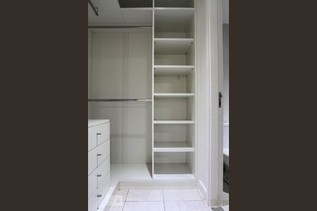 Apartamento à venda com 150m², 2 quartos e 2 vagasCloset do Quarto 1 - Suíte