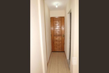 Corredor de apartamento para alugar com 2 quartos, 48m² em Inhaúma, Rio de Janeiro