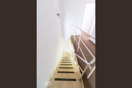 Escadas de casa para alugar com 3 quartos, 250m² em Jabaquara, São Paulo