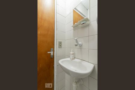 Lavabo de casa para alugar com 3 quartos, 110m² em Saúde, São Paulo