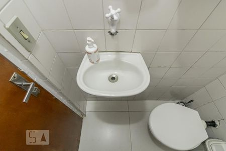 Lavabo de casa para alugar com 3 quartos, 110m² em Saúde, São Paulo