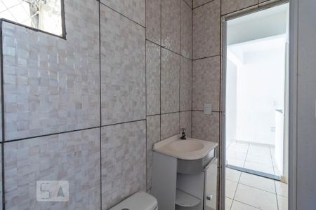 Casa à venda com 65m², 2 quartos e 1 vaga Casa à venda com 65m², 2 quartos e 1 vagaBanheiro