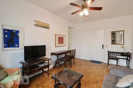 Apartamento à venda com 70m², 2 quartos e 1 vagaSala