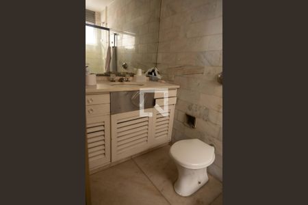 Apartamento à venda com 220m², 3 quartos e 3 vagasBanheiro do Quarto Suite 1