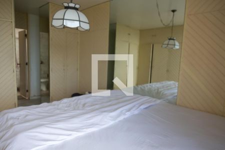 Apartamento à venda com 220m², 3 quartos e 3 vagasQuarto Suíte 1