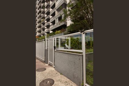 Apartamento à venda com 220m², 3 quartos e 3 vagasFachada e portaria