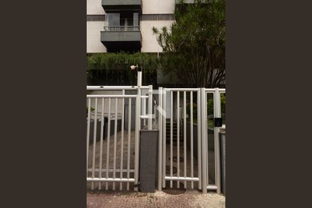 Apartamento à venda com 220m², 3 quartos e 3 vagasFachada e portaria