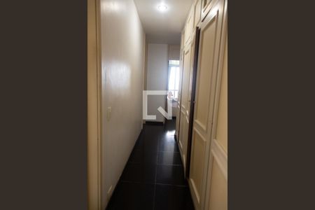 Apartamento à venda com 220m², 3 quartos e 3 vagasCorredor