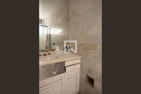 Apartamento à venda com 220m², 3 quartos e 3 vagasBanheiro do Quarto Suite 1