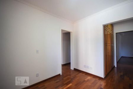 Corredor de apartamento à venda com 4 quartos, 170m² em Vila Suzana, São Paulo