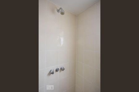 Apartamento à venda com 170m², 4 quartos e 2 vagasChuveiro do banheiro da suíte 2