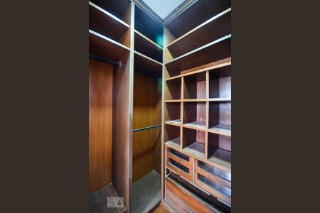 Apartamento à venda com 170m², 4 quartos e 2 vagasArmário da suíte 2