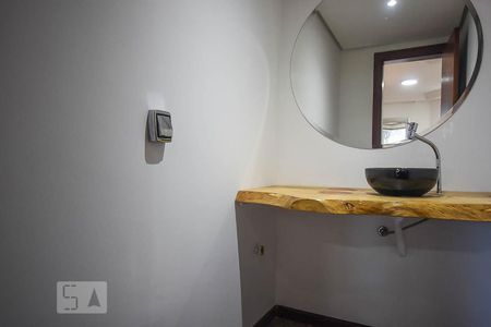 Lavabo de apartamento à venda com 4 quartos, 170m² em Vila Suzana, São Paulo