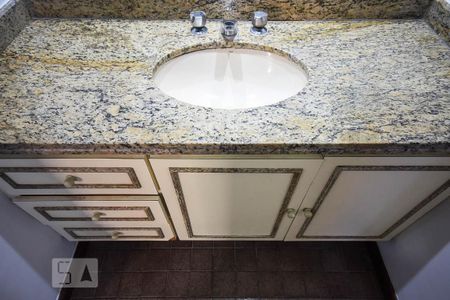 Apartamento à venda com 170m², 4 quartos e 2 vagasPia do banheiro