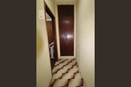 Casa para alugar com 250m², 5 quartos e 4 vagasCorredor com roupeiro