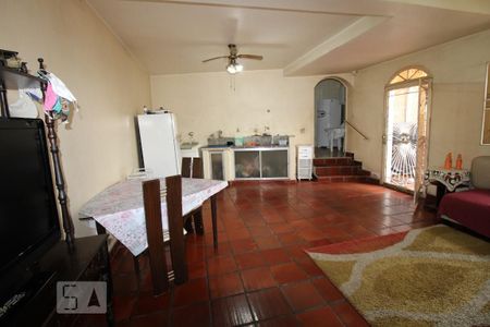 Casa para alugar com 250m², 5 quartos e 4 vagasGaragem interna e área de serviço