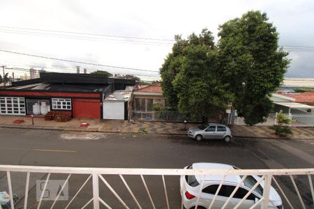 Casa para alugar com 250m², 5 quartos e 4 vagasVista do Quarto 2 (piso superior)