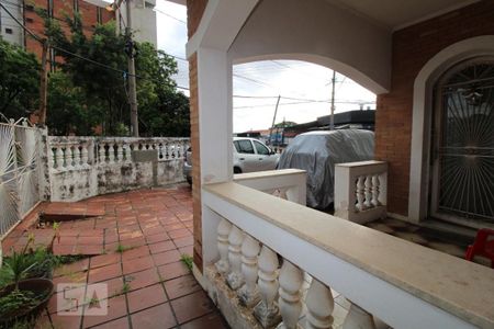 Casa para alugar com 250m², 5 quartos e 4 vagasCorredor lateral 1