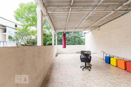 Casa à venda com 220m², 6 quartos e 2 vagas Casa à venda com 220m², 6 quartos e 2 vagasLavanderia/Área de Serviço