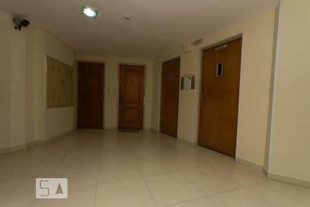 Apartamento para alugar com 70m², 2 quartos e 1 vagaHall social