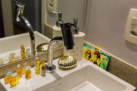 Apartamento para alugar com 70m², 2 quartos e 1 vagaLavabo - Torneira