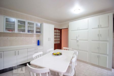 Casa à venda com 180m², 3 quartos e 2 vagasCozinha