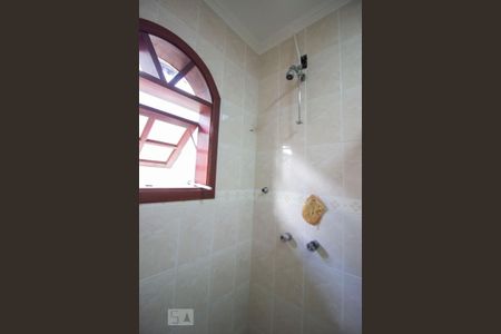 Casa à venda com 180m², 3 quartos e 2 vagasChuveiro