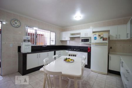 Casa à venda com 180m², 3 quartos e 2 vagasCozinha
