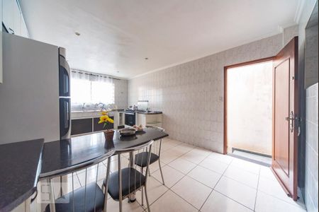 Casa para alugar com 220m², 3 quartos e 2 vagas Casa para alugar com 220m², 3 quartos e 2 vagasCozinha
