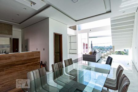 Sala de casa de condomínio à venda com 3 quartos, 326m² em Nonoai, Porto Alegre