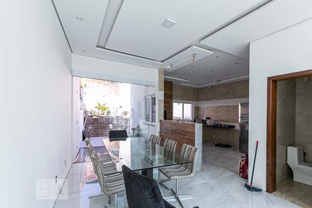 Sala de casa de condomínio para alugar com 3 quartos, 326m² em Nonoai, Porto Alegre