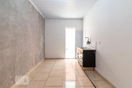 Sala/Cozinha de casa para alugar com 1 quarto, 30m² em Vila Erna, São Paulo