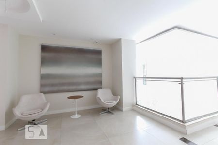 Apartamento à venda com 65m², 2 quartos e 2 vagas Apartamento à venda com 65m², 2 quartos e 2 vagasHall social