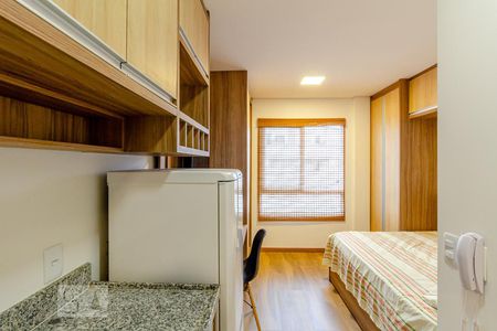 Studio para alugar com 16m², 1 quarto e sem vaga Studio para alugar com 16m², 1 quarto e sem vagaCozinha / Quarto
