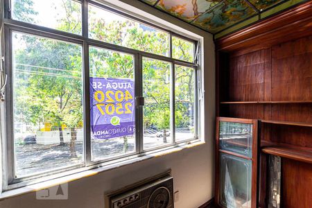 Sala (Plaquinha Quinto Andar) de apartamento para alugar com 3 quartos, 80m² em Icaraí, Niterói