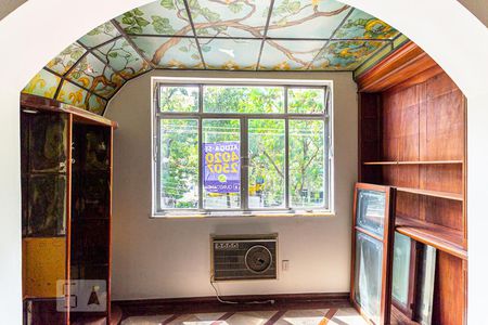 Sala (Plaquinha Quinto Andar) de apartamento para alugar com 3 quartos, 80m² em Icaraí, Niterói