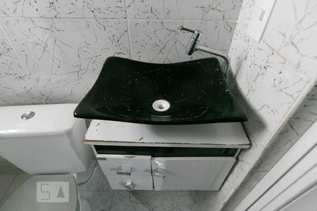 Detalhe banheiro de casa para alugar com 2 quartos, 39m² em Itaquera, São Paulo