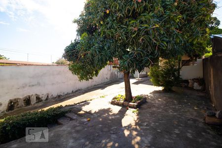 Casa à venda com 90m², 3 quartos e 6 vagasQuintal