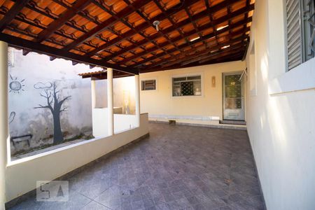 Casa à venda com 90m², 3 quartos e 6 vagasVaranda com Churrasqueira