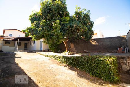 Casa à venda com 90m², 3 quartos e 6 vagasQuintal