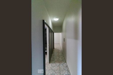 Casa à venda com 90m², 3 quartos e 6 vagasCorredor