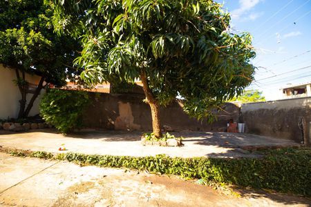 Casa à venda com 90m², 3 quartos e 6 vagasQuintal